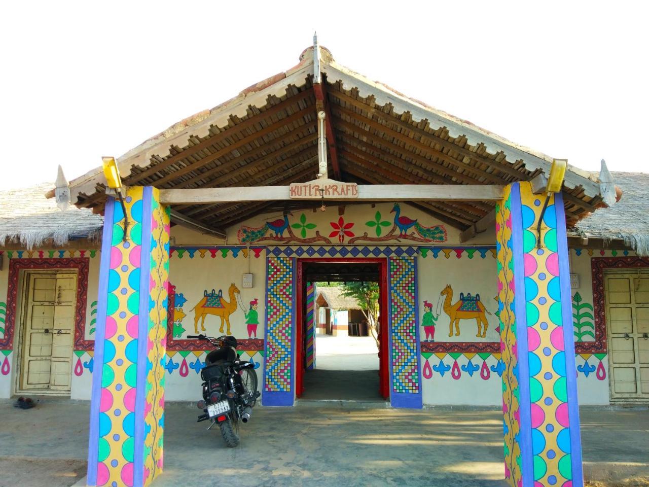 Kutir Craft Village Resort Bherandiala Bagian luar foto